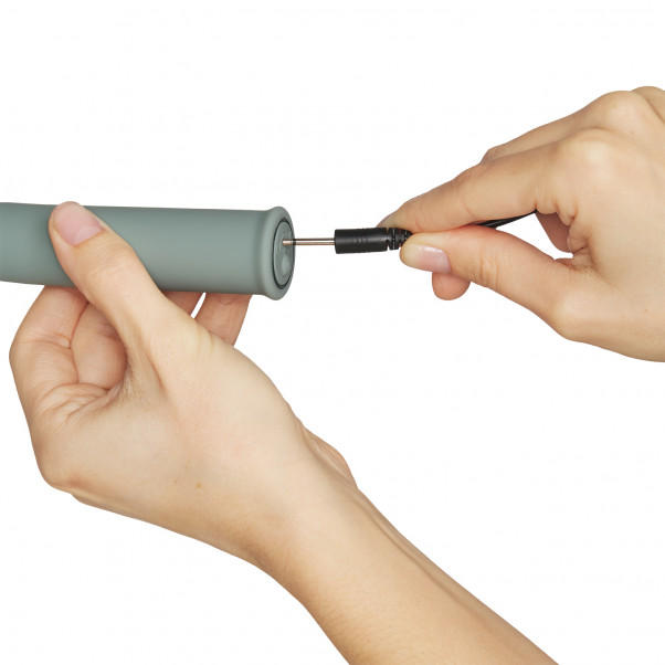 Amaysin Angle Oppladbar Mini G-punktsvibrator Produktbilde med hånd 51
