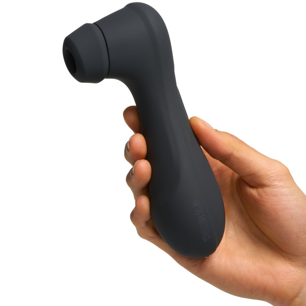Satisfyer Pro 2 Generation 3 Svart Liquid Air Appstyrt Klitorisstimulator Produktbilde med hånd 50